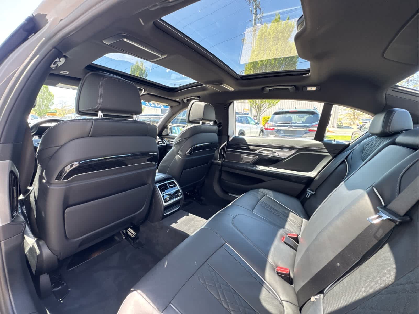 2022 BMW 7 Series 750i - Photo 17