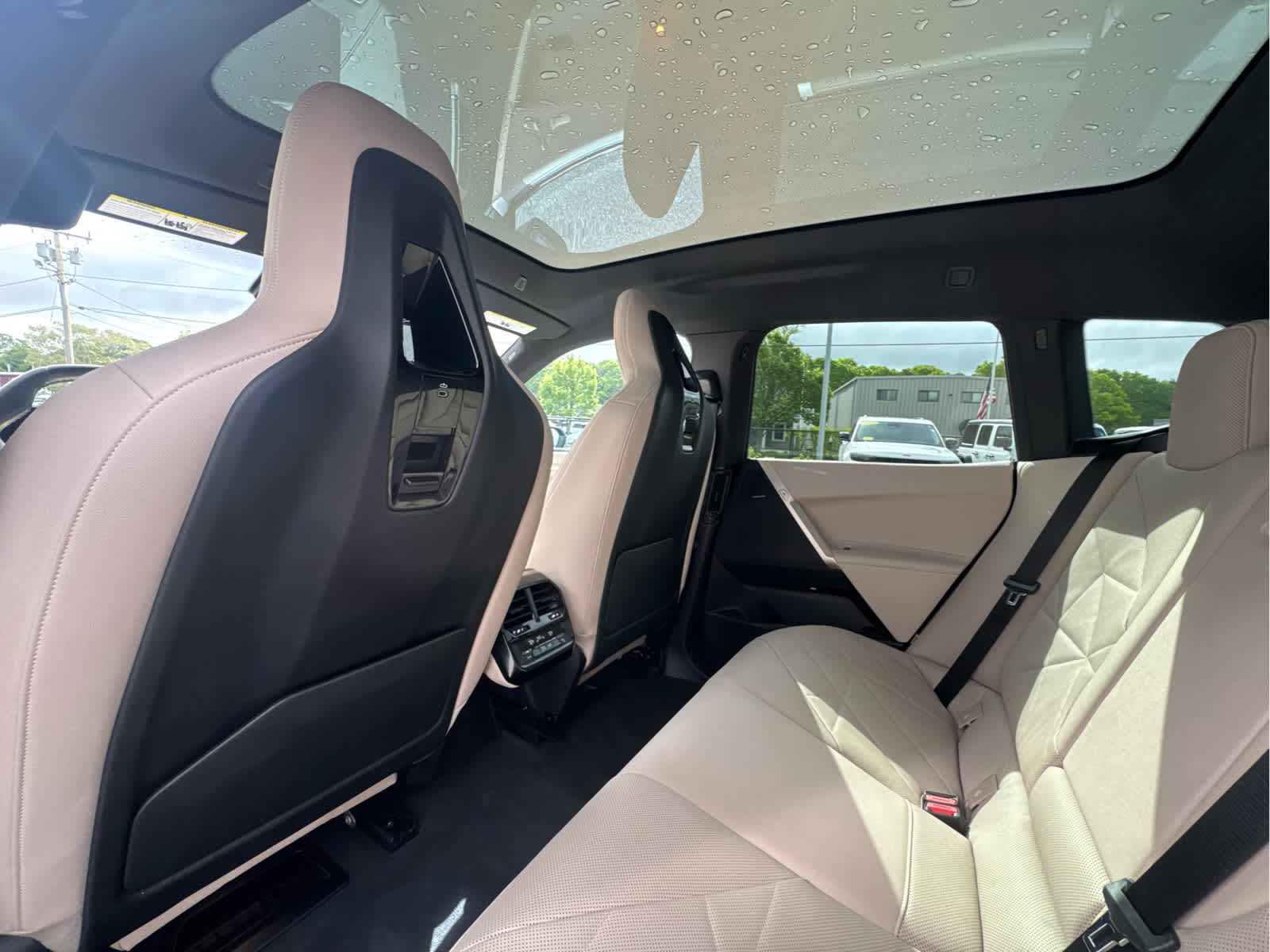 2024 BMW iX Base - Photo 17
