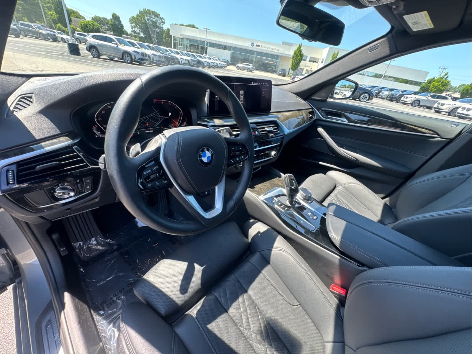 2023 BMW 5 Series 530i - Photo 12