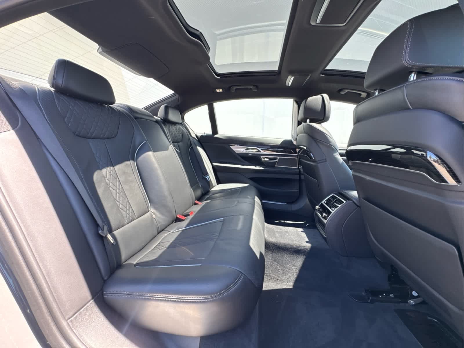 2022 BMW 7 Series 750i - Photo 19