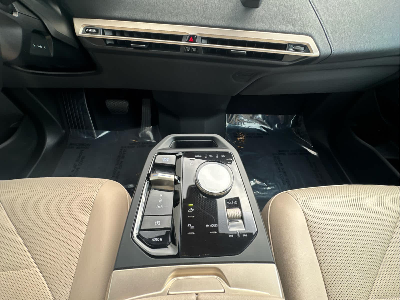 2024 BMW iX Base - Photo 21