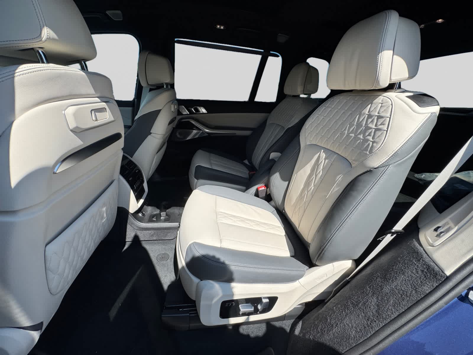 2026 BMW X7 ALPINA XB7 - Photo 17
