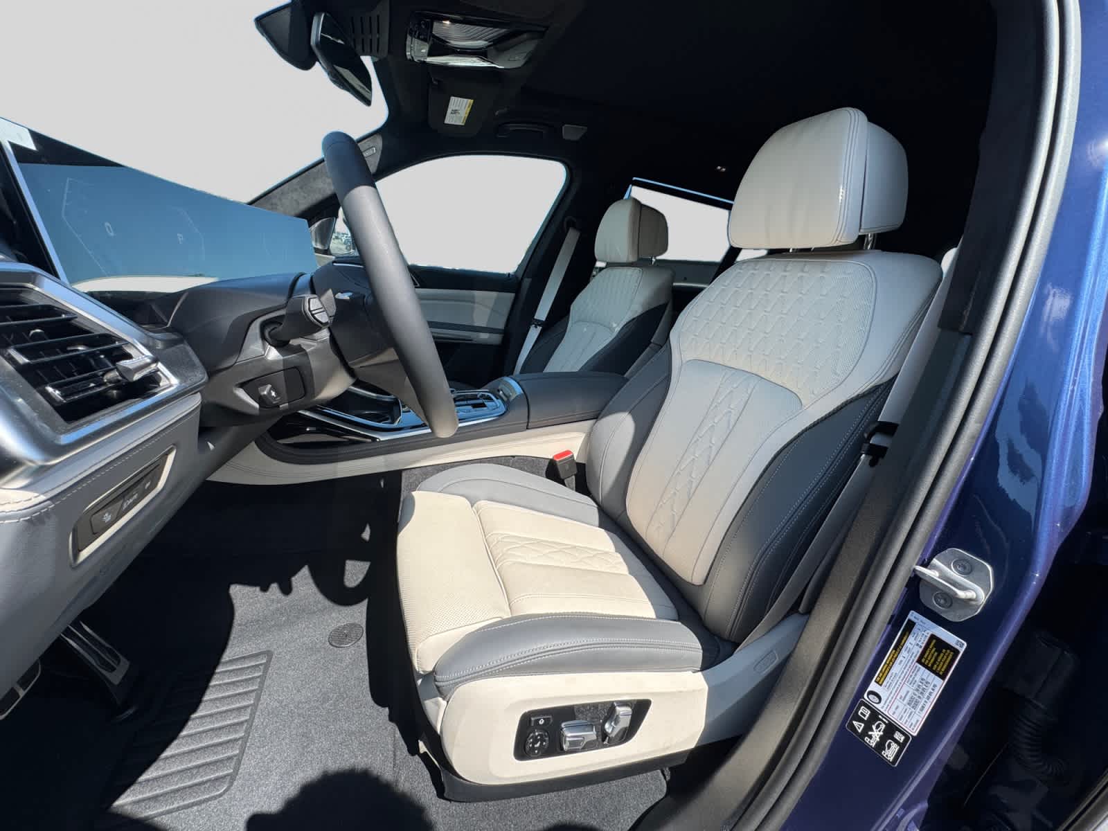2026 BMW X7 ALPINA XB7 - Photo 10