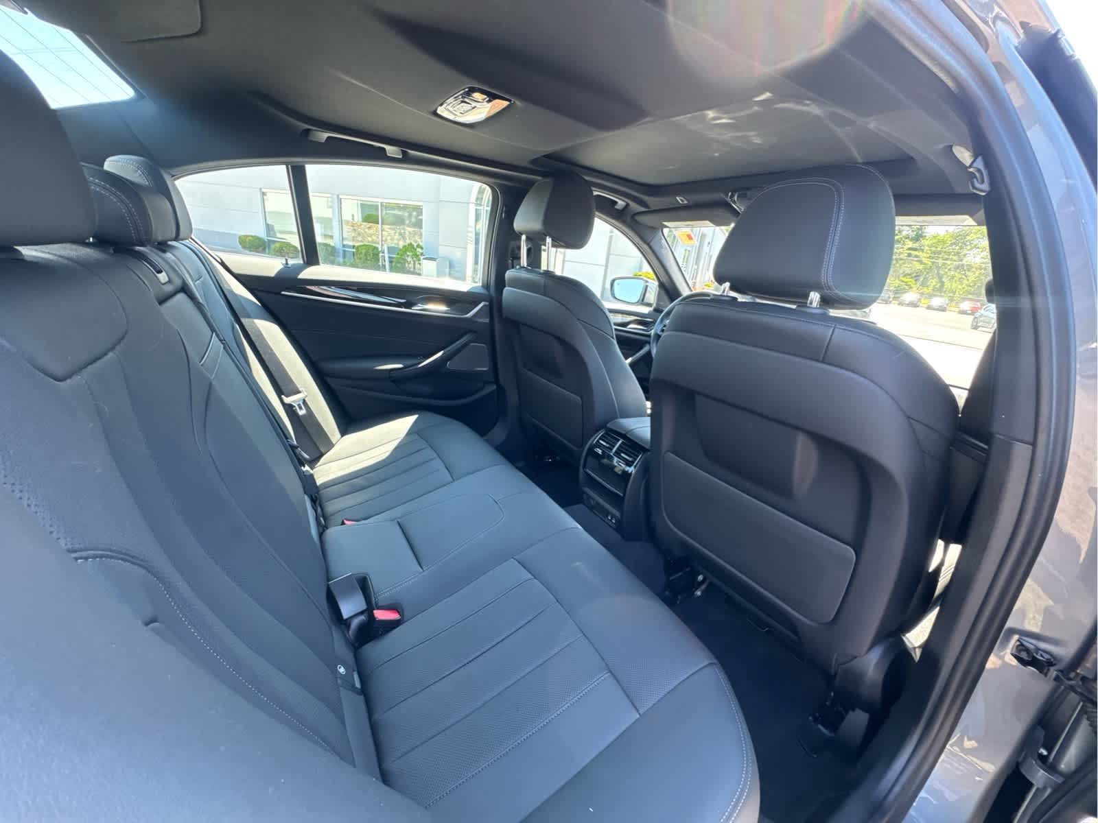 2023 BMW 5 Series 530i - Photo 19