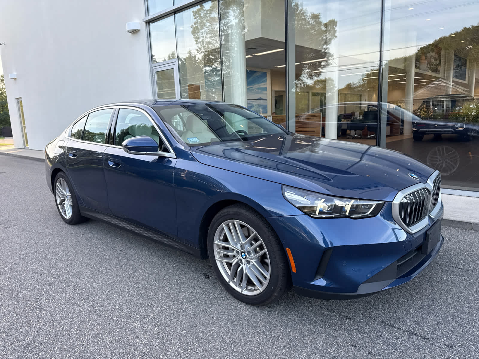 2025 Bmw 530i xDrive photo 2