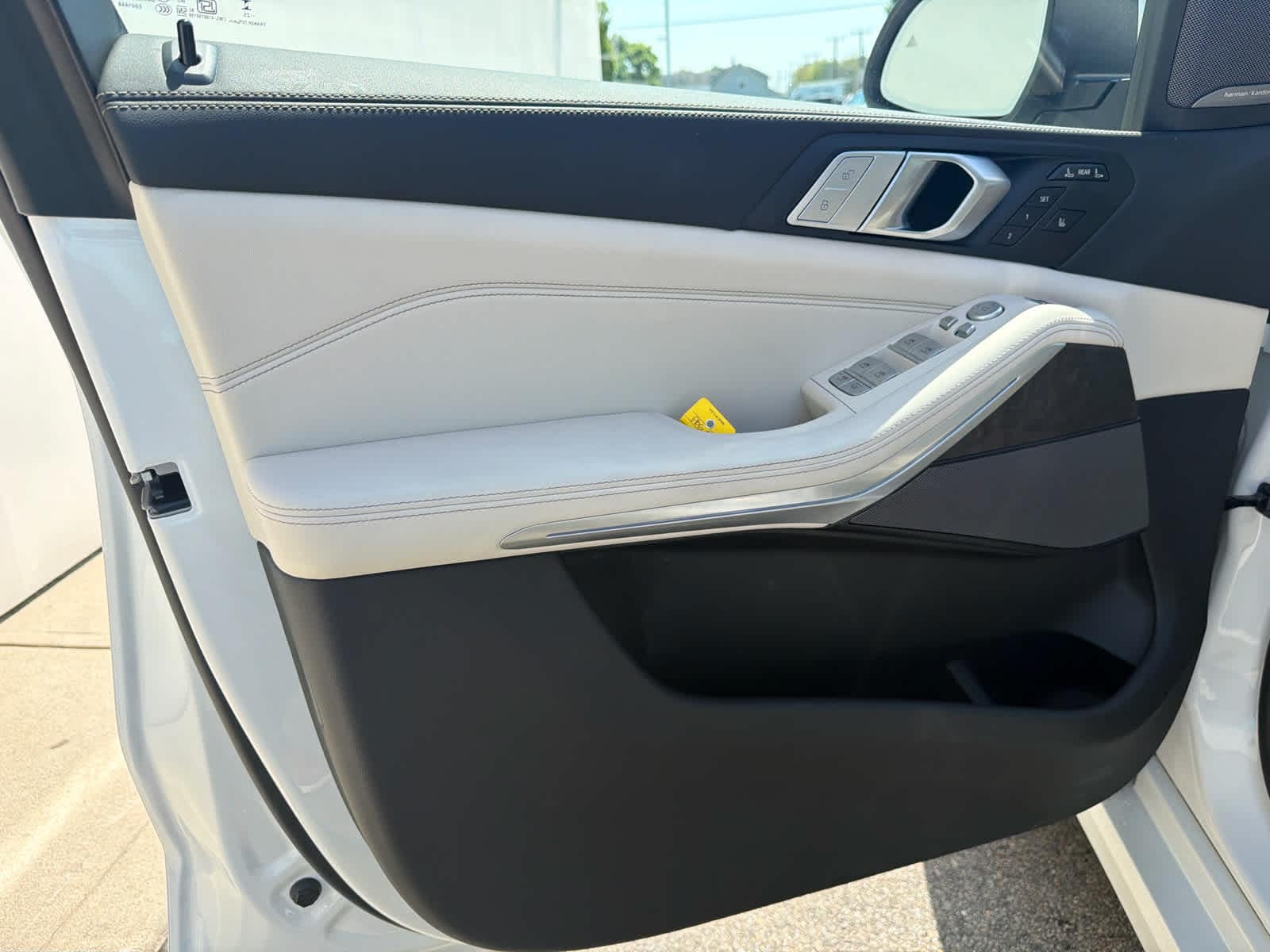2026 BMW X7 40i - Photo 14