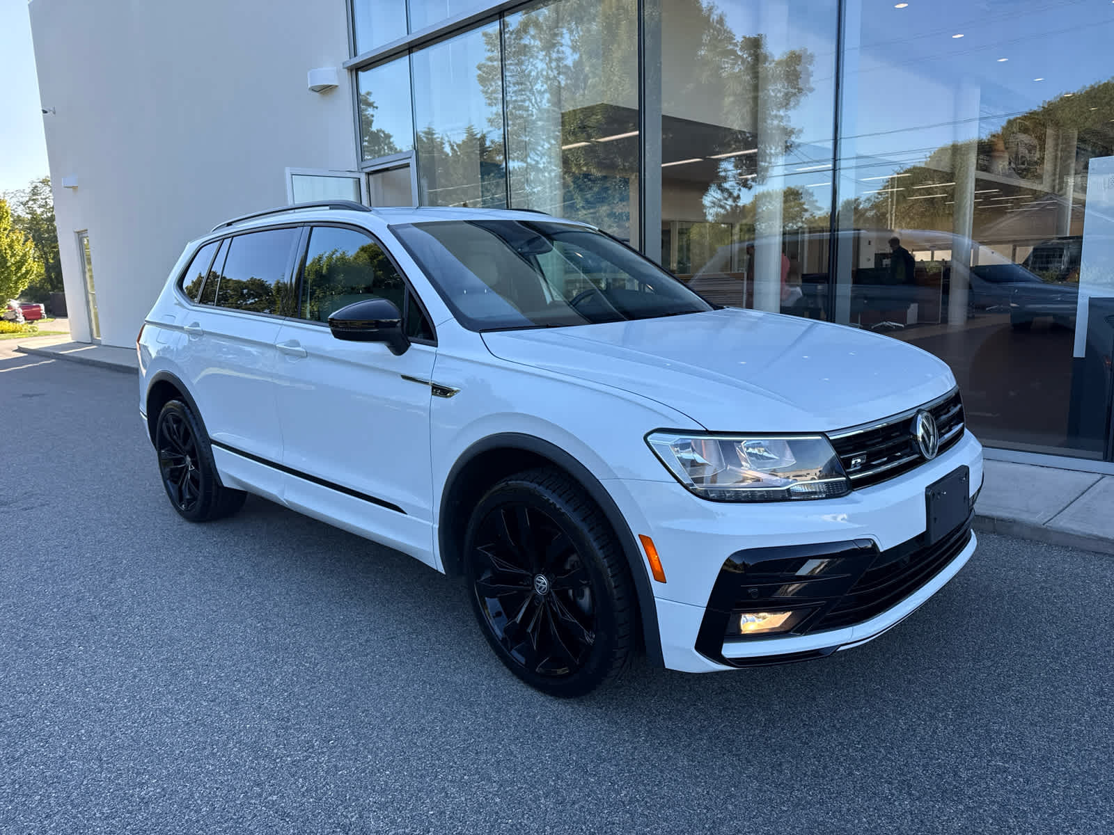2021 Volkswagen Tiguan SE R-Line Black photo 2
