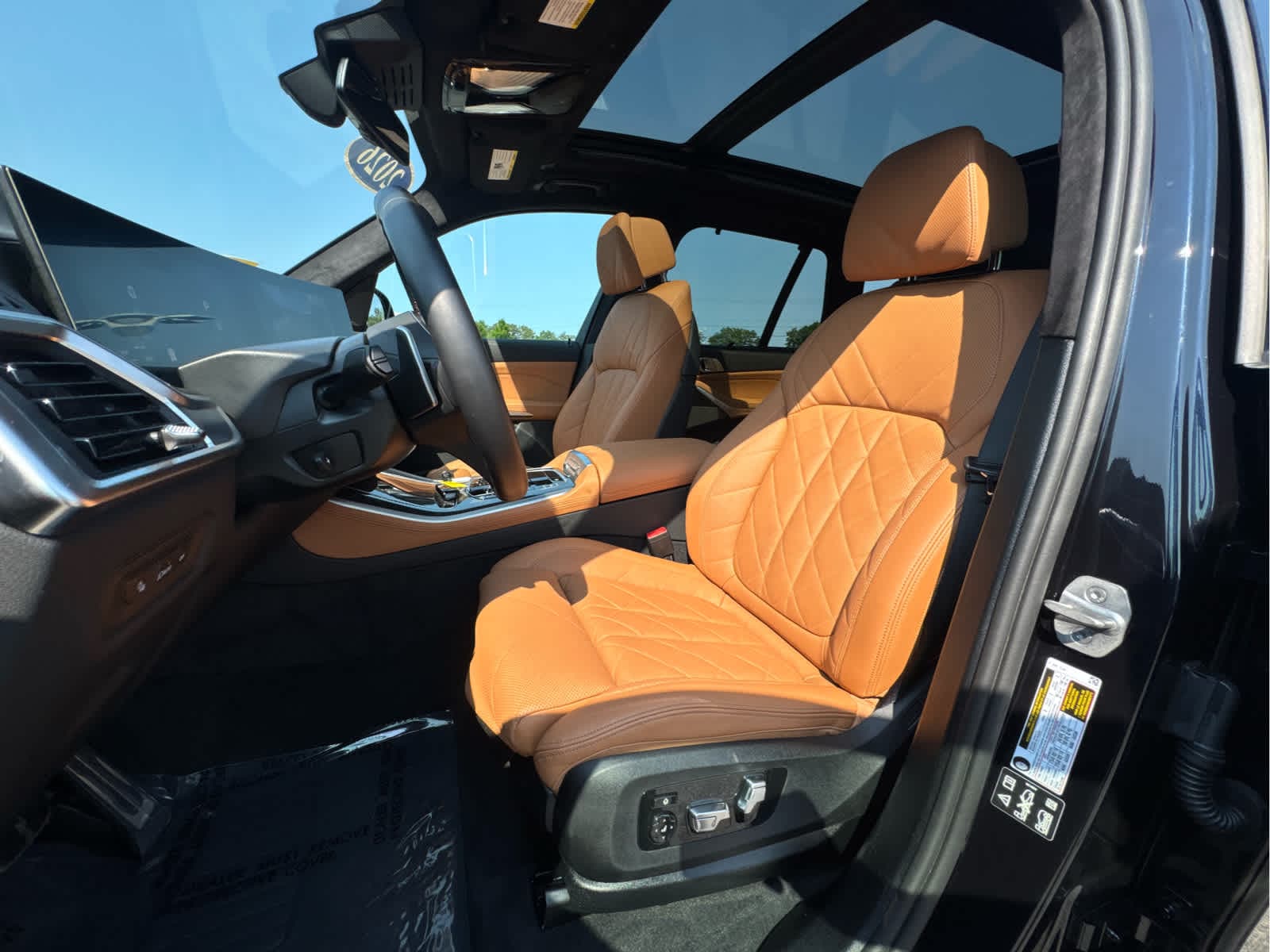 2026 BMW X5 M60i - Photo 11