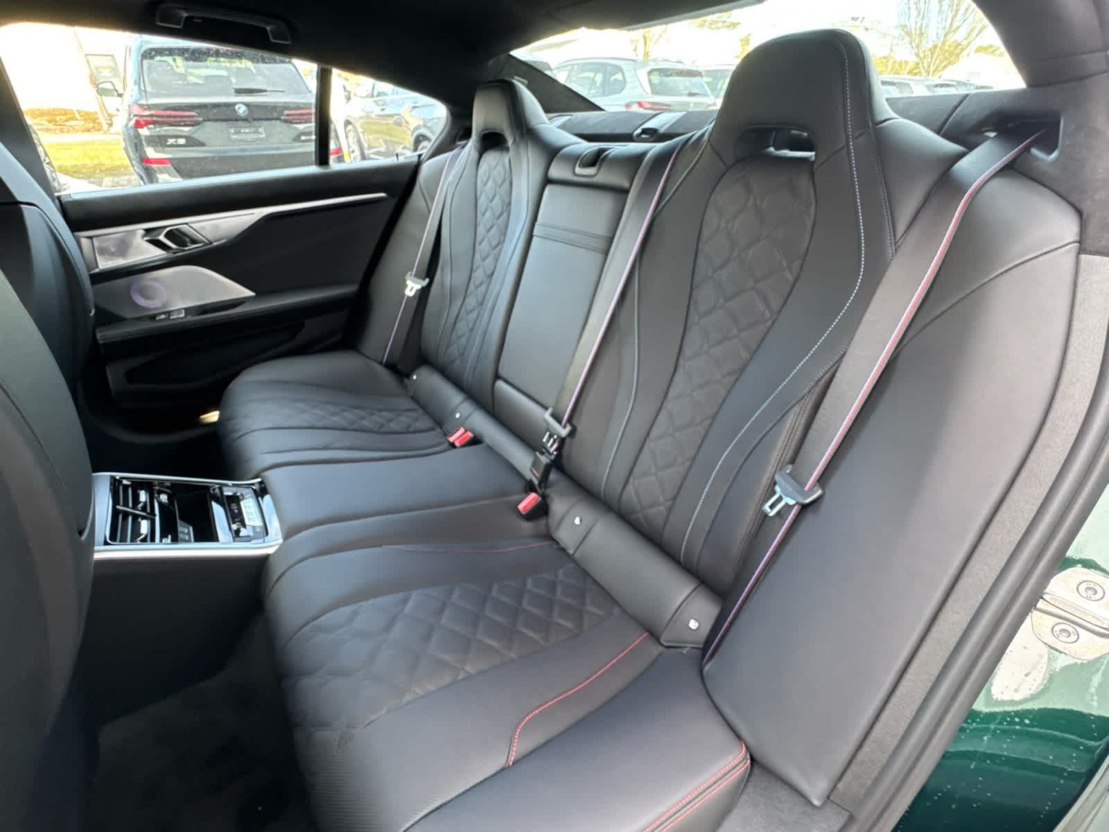 2026 BMW 8 Series M850i - Photo 17