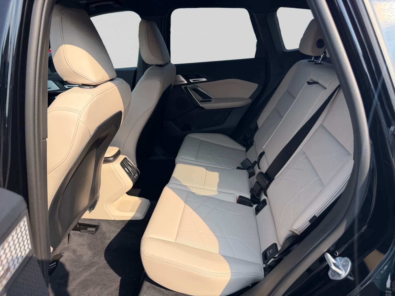2025 BMW X1 28i - Photo 15