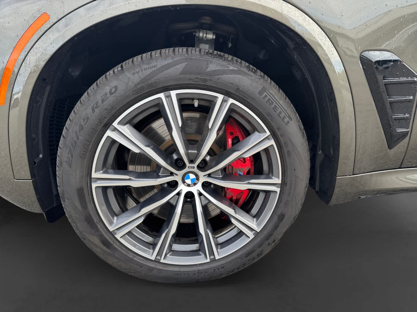 2026 BMW X5 M60i - Photo 9