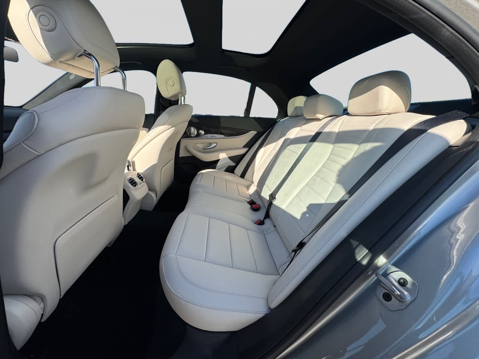 2023 Mercedes-Benz E-Class E450 - Photo 17