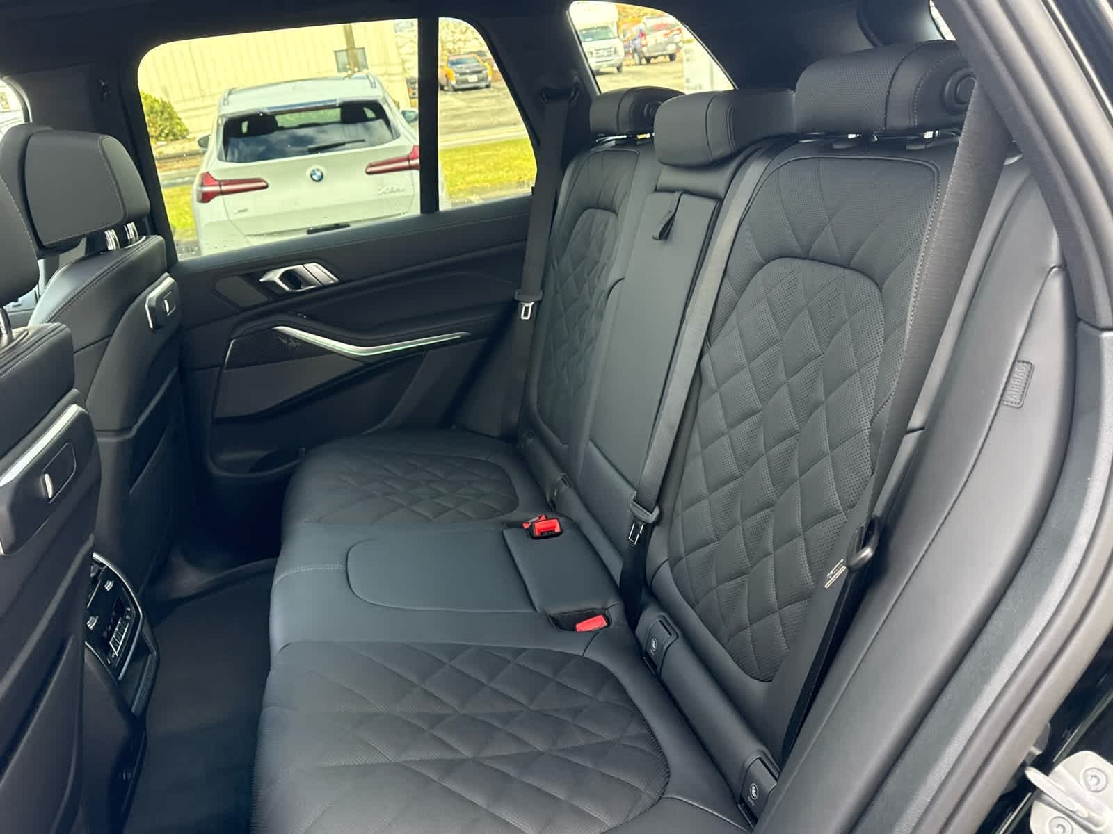 2026 BMW X5 M60i - Photo 15