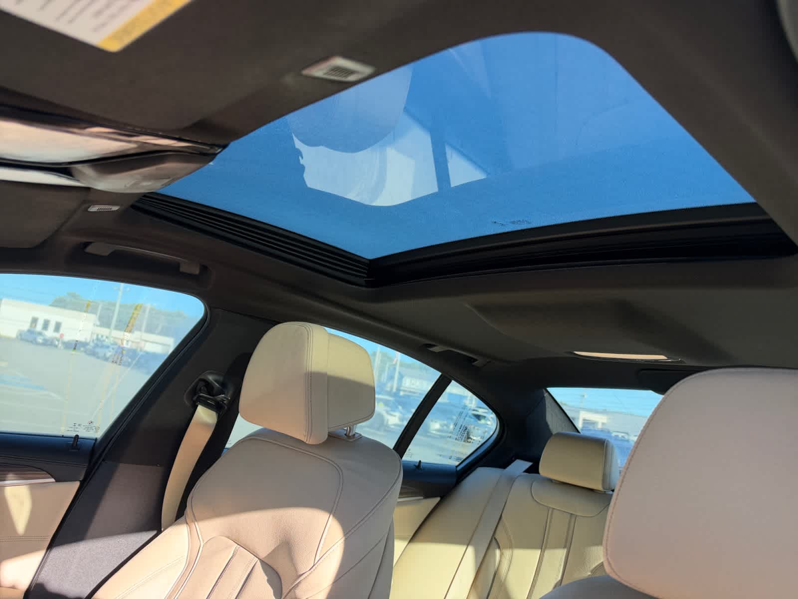 2020 BMW 5 Series M550i - Photo 16