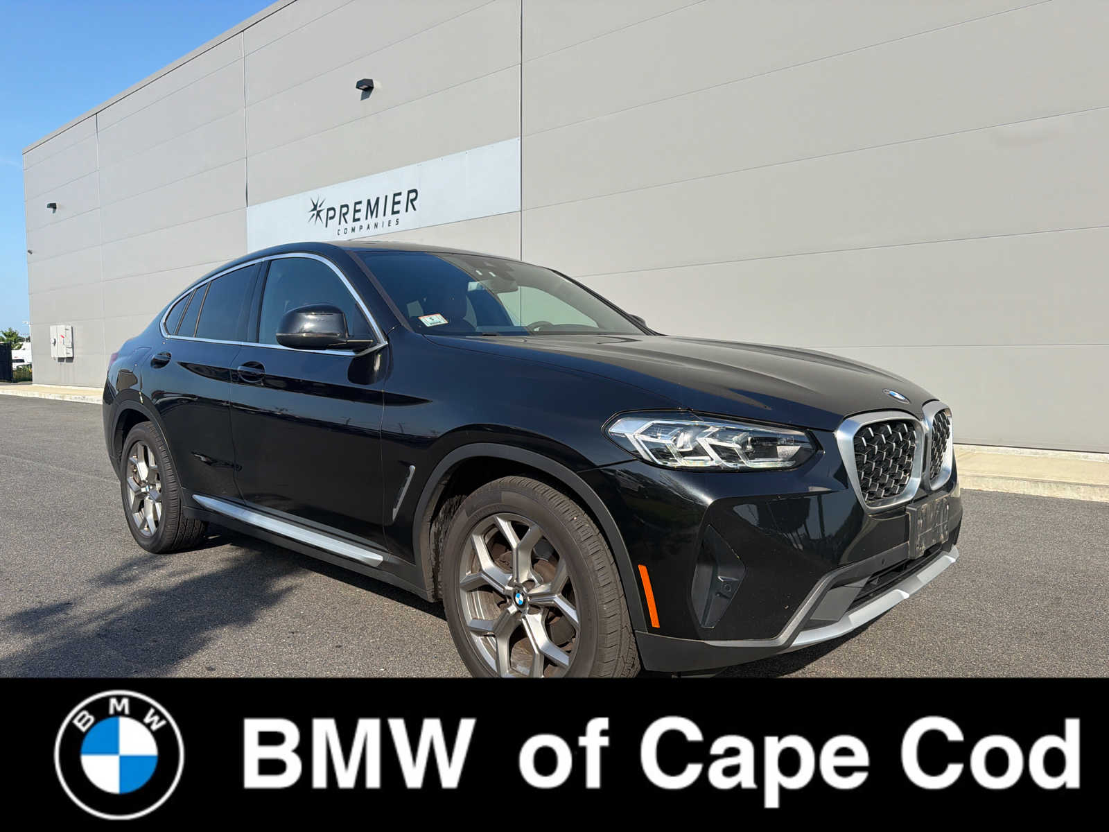 2022 BMW X4 xDrive30i's photo