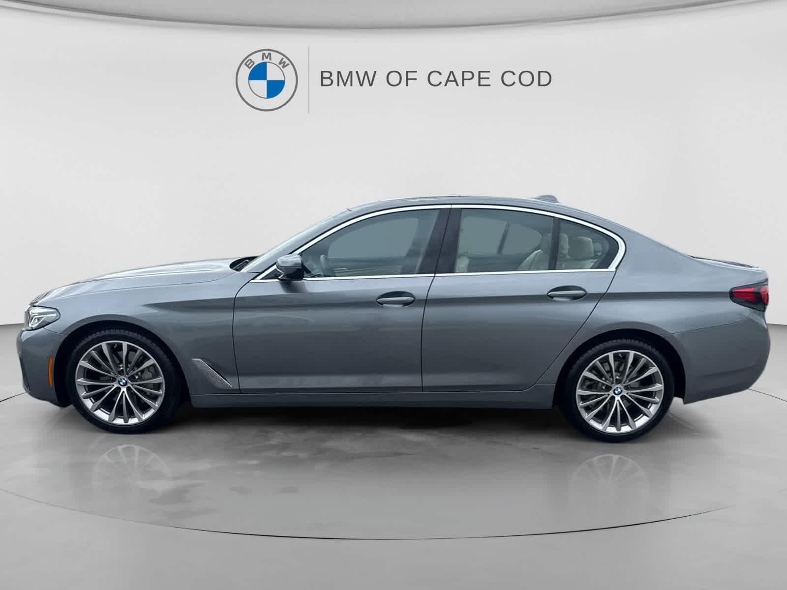2023 BMW 5 Series 530i - Photo 6