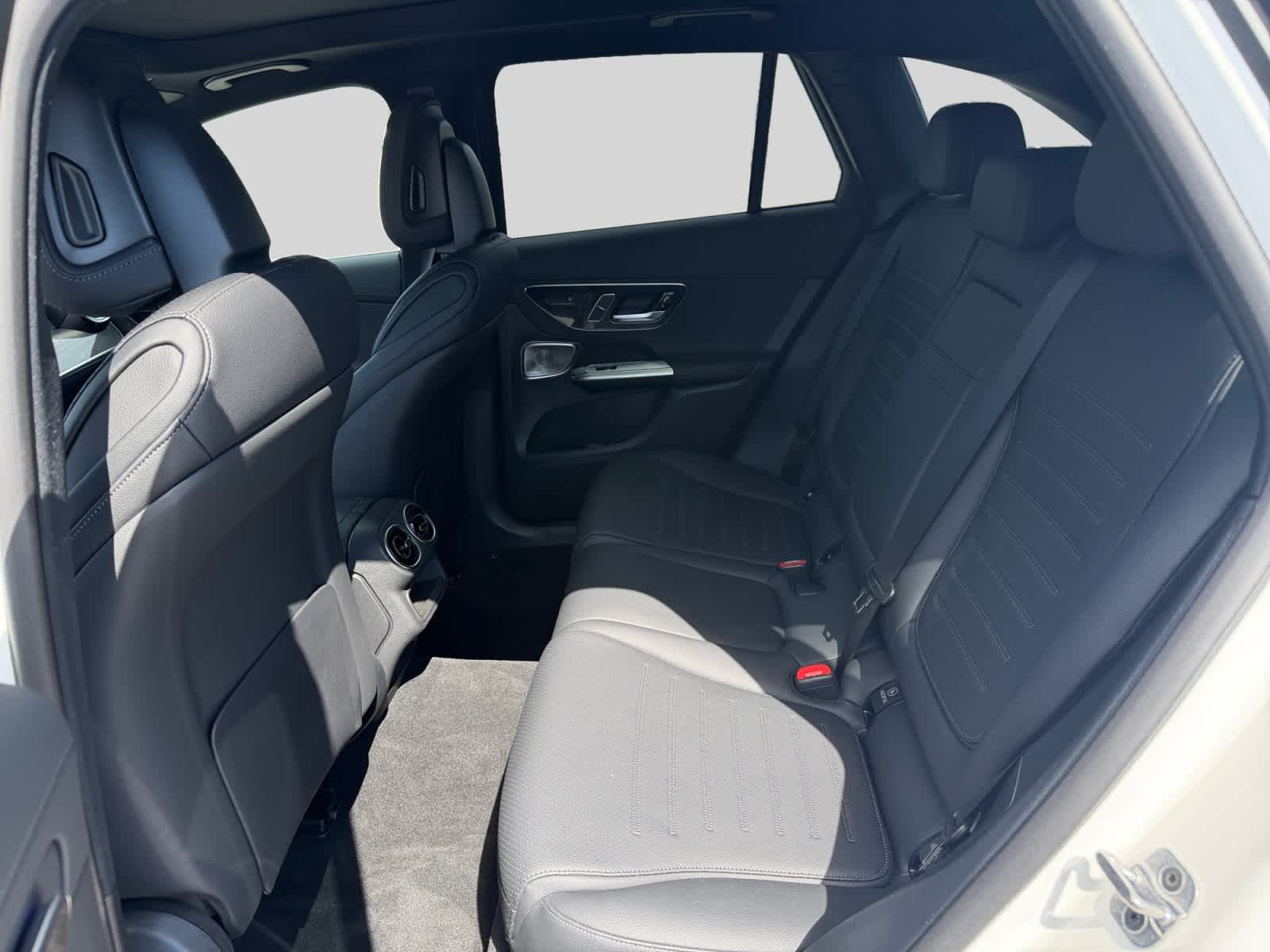 2026 Mercedes-Benz GLC Base - Photo 14