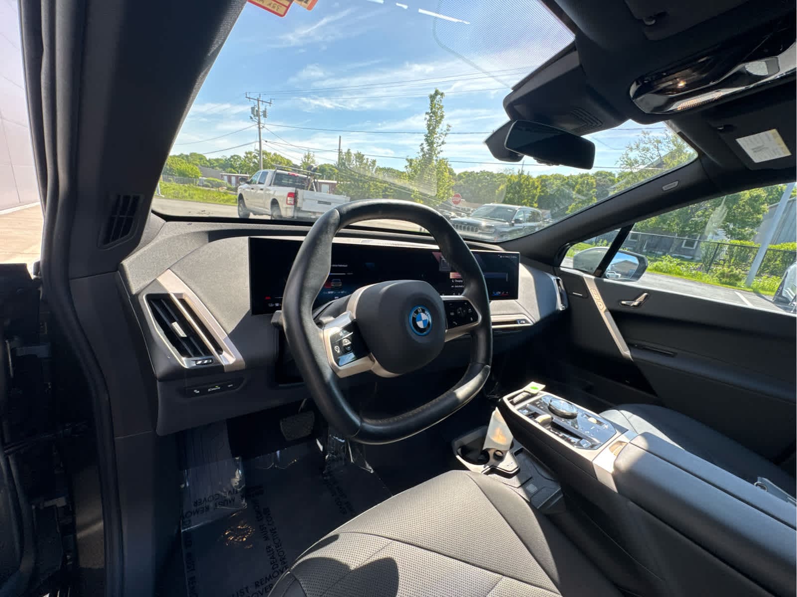 2024 BMW iX Base - Photo 12