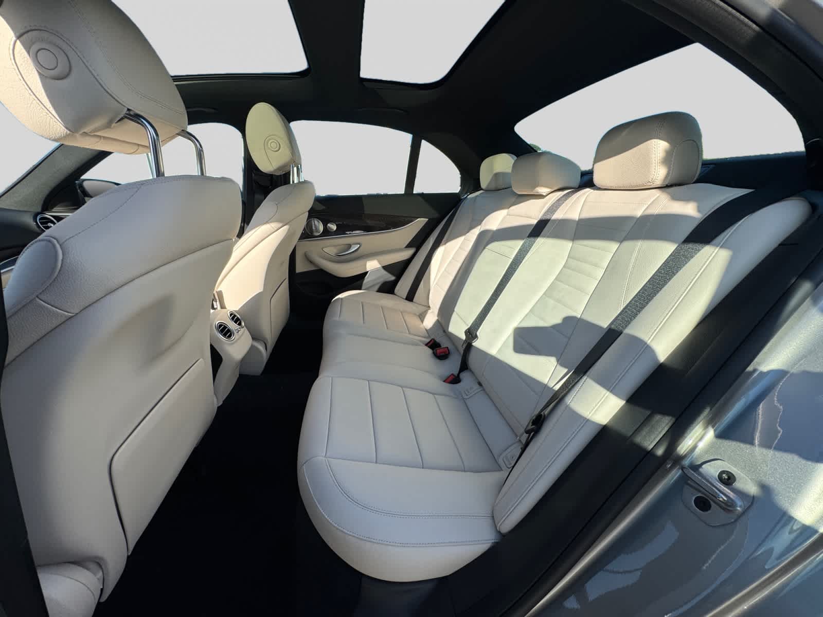 2023 Mercedes-Benz E-Class E450 - Photo 18