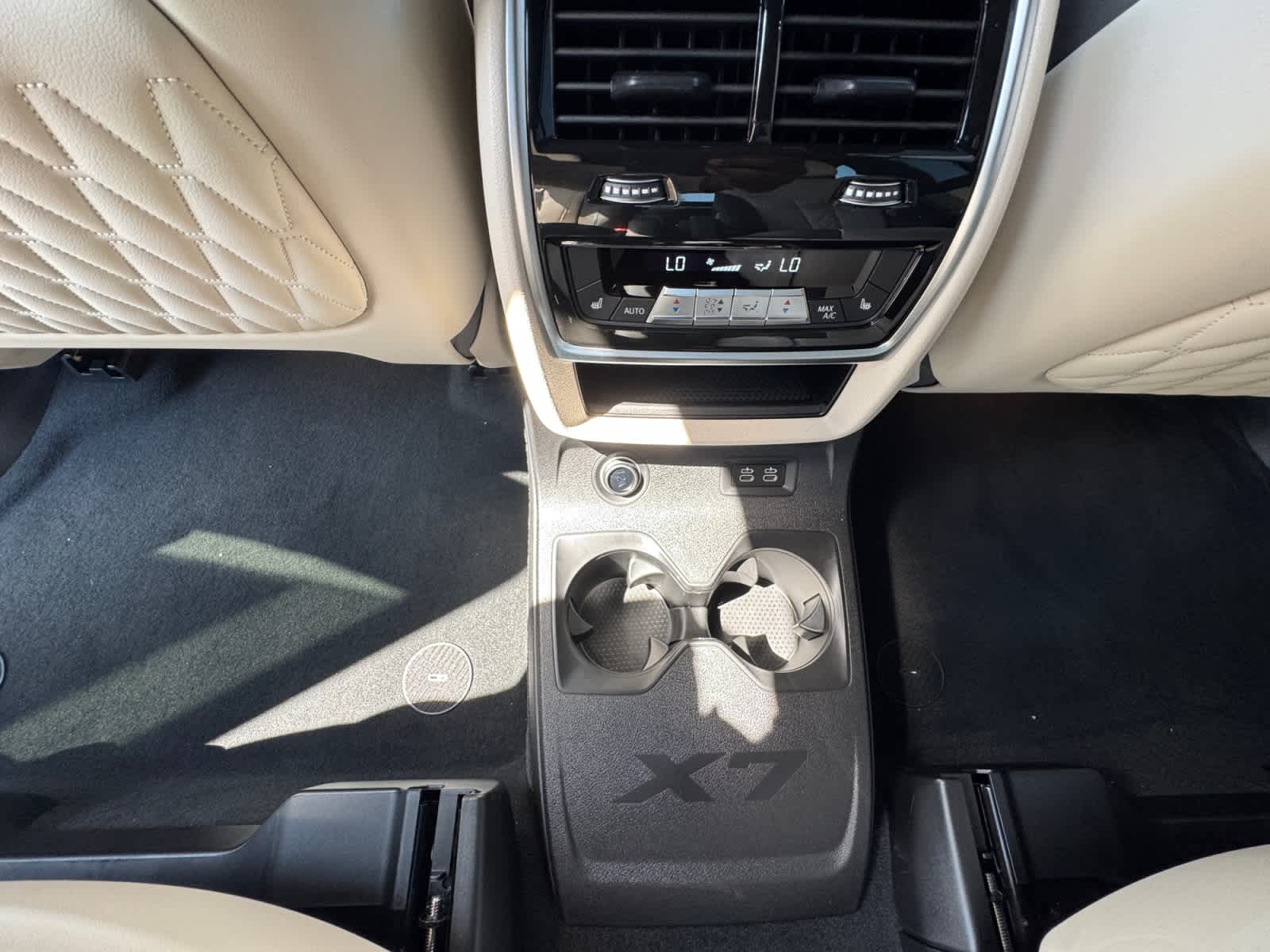 2026 BMW X7 ALPINA XB7 - Photo 25