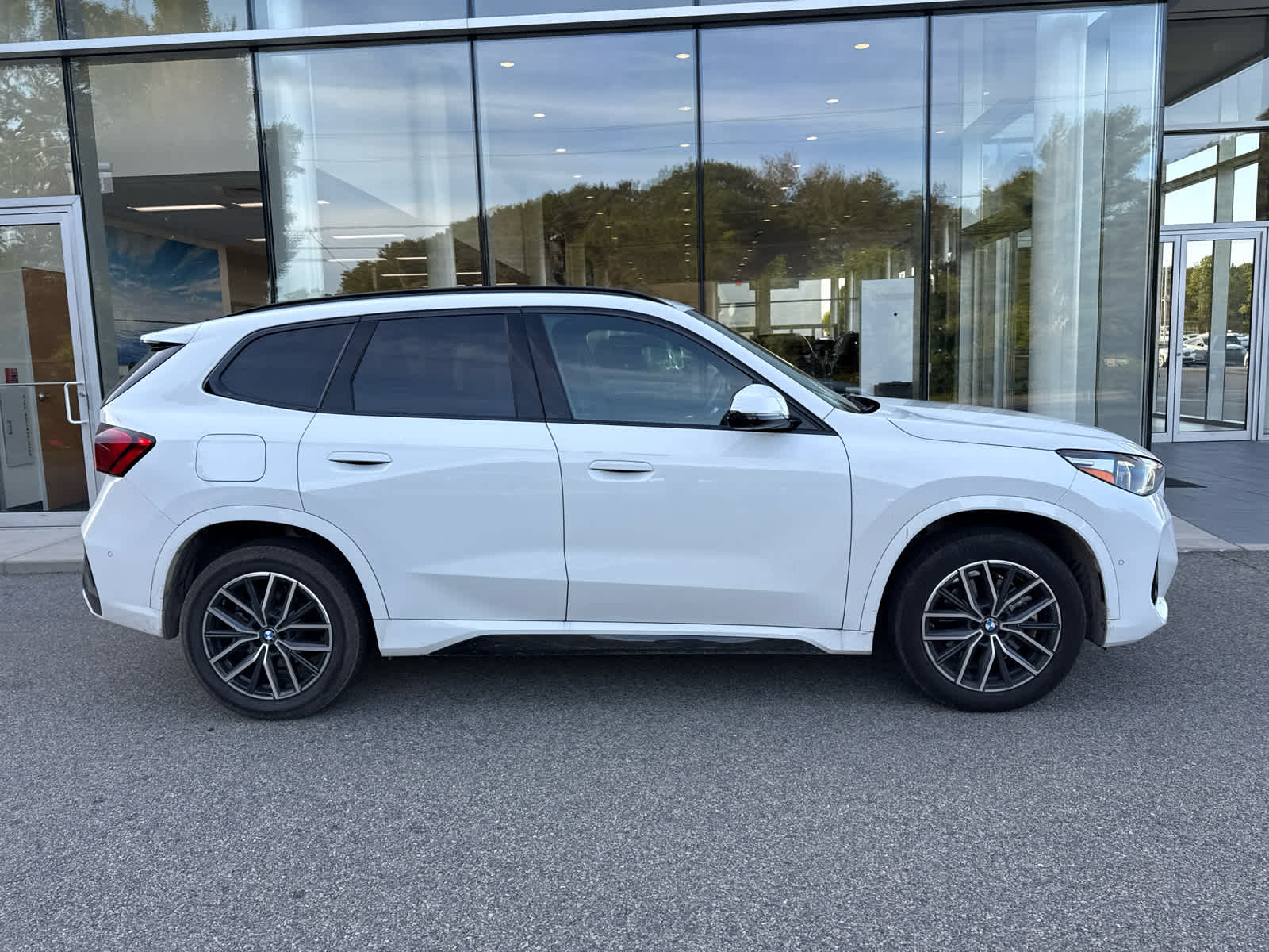 2025 Bmw X1 XDrive28i photo 3