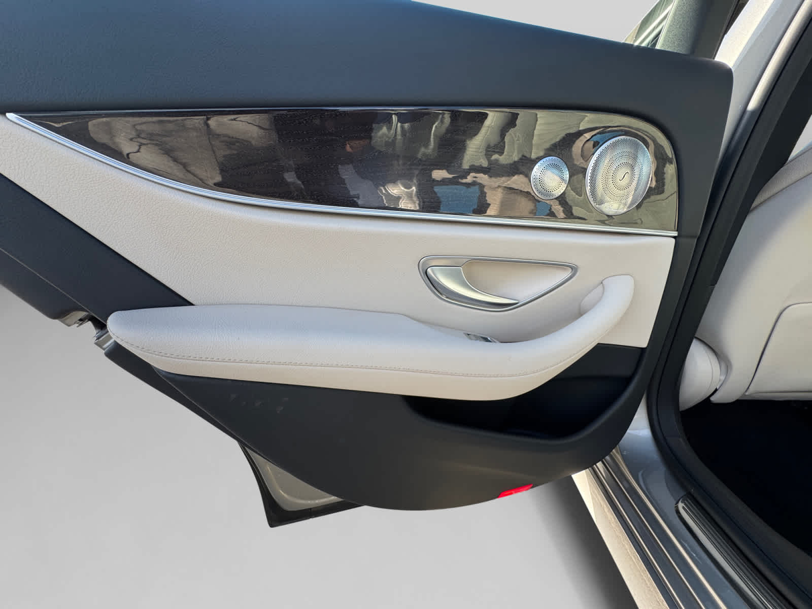 2023 Mercedes-Benz E-Class E450 - Photo 19