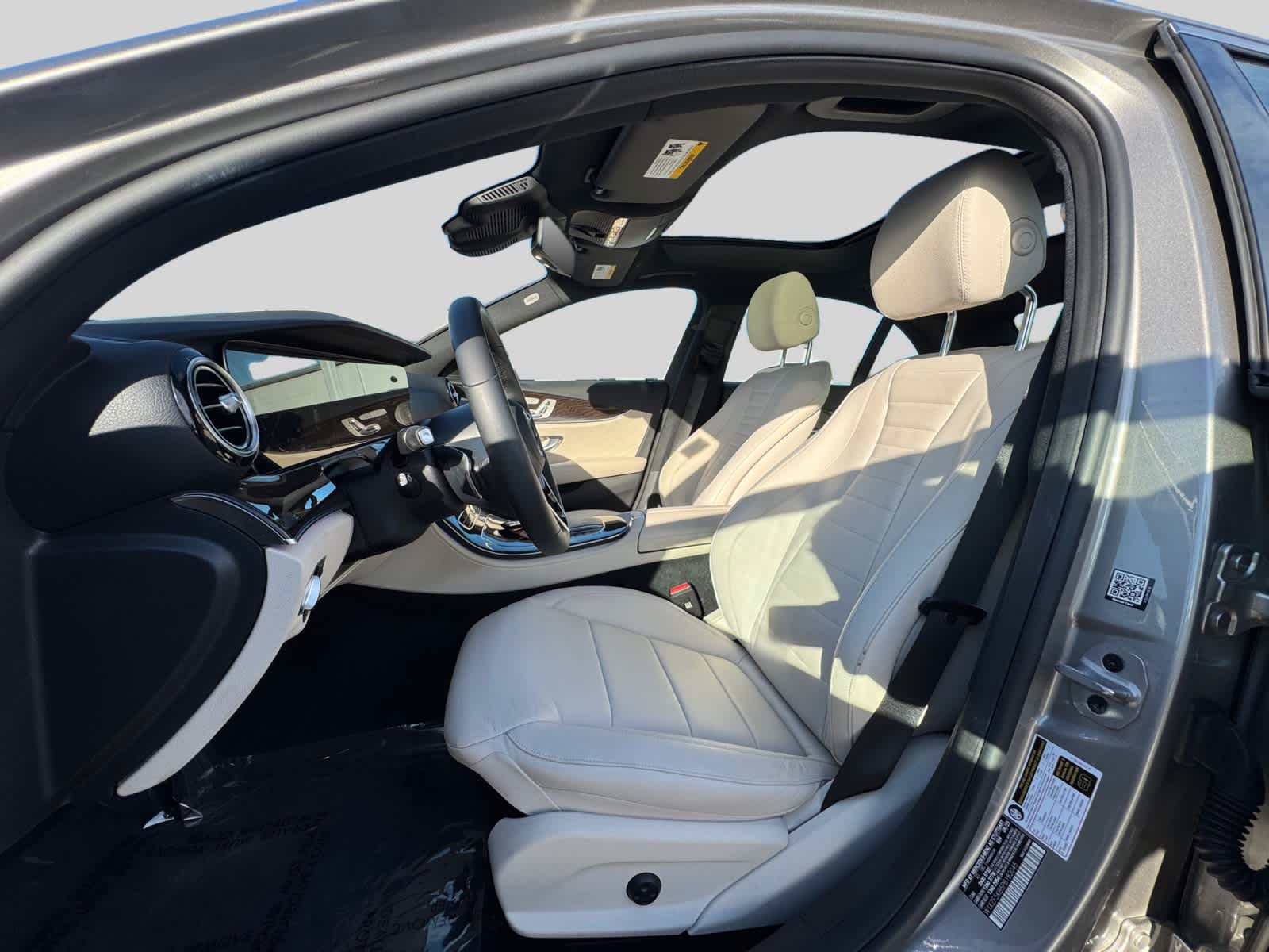 2023 Mercedes-Benz E-Class E450 - Photo 10