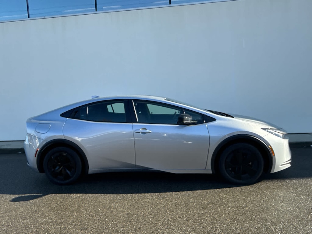 Used 2024 Toyota Prius Prime SE Hatchback