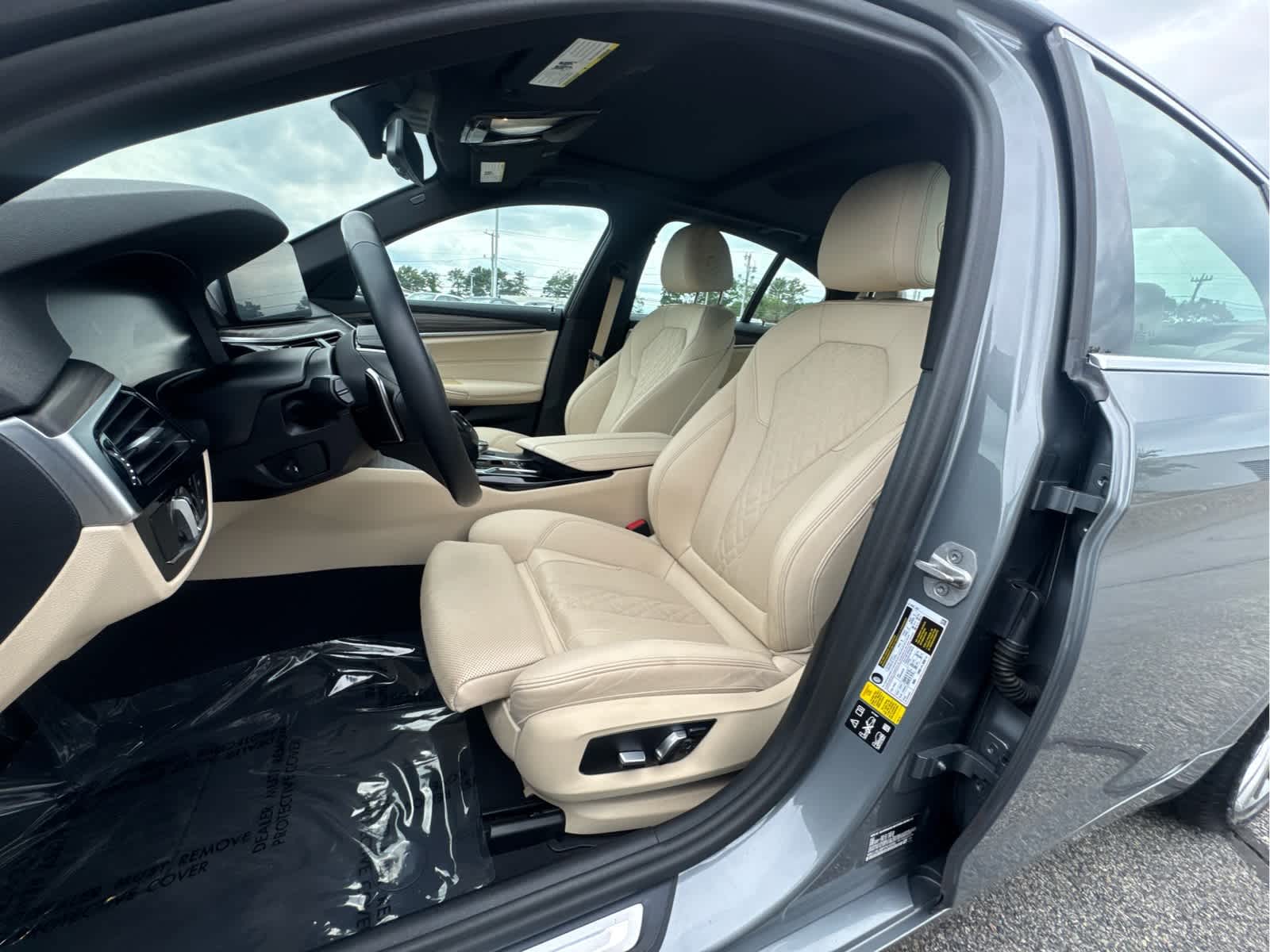 2023 BMW 5 Series 530i - Photo 12