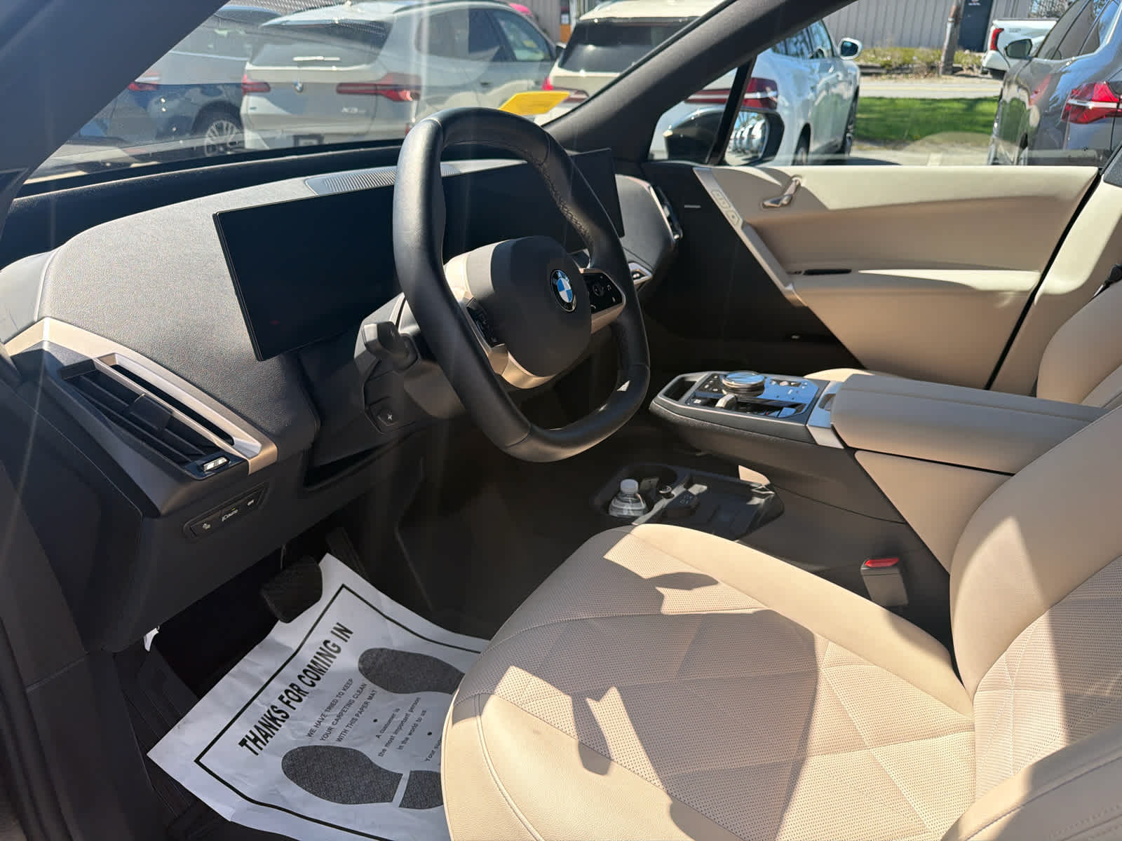 2026 BMW iX 45 - Photo 18