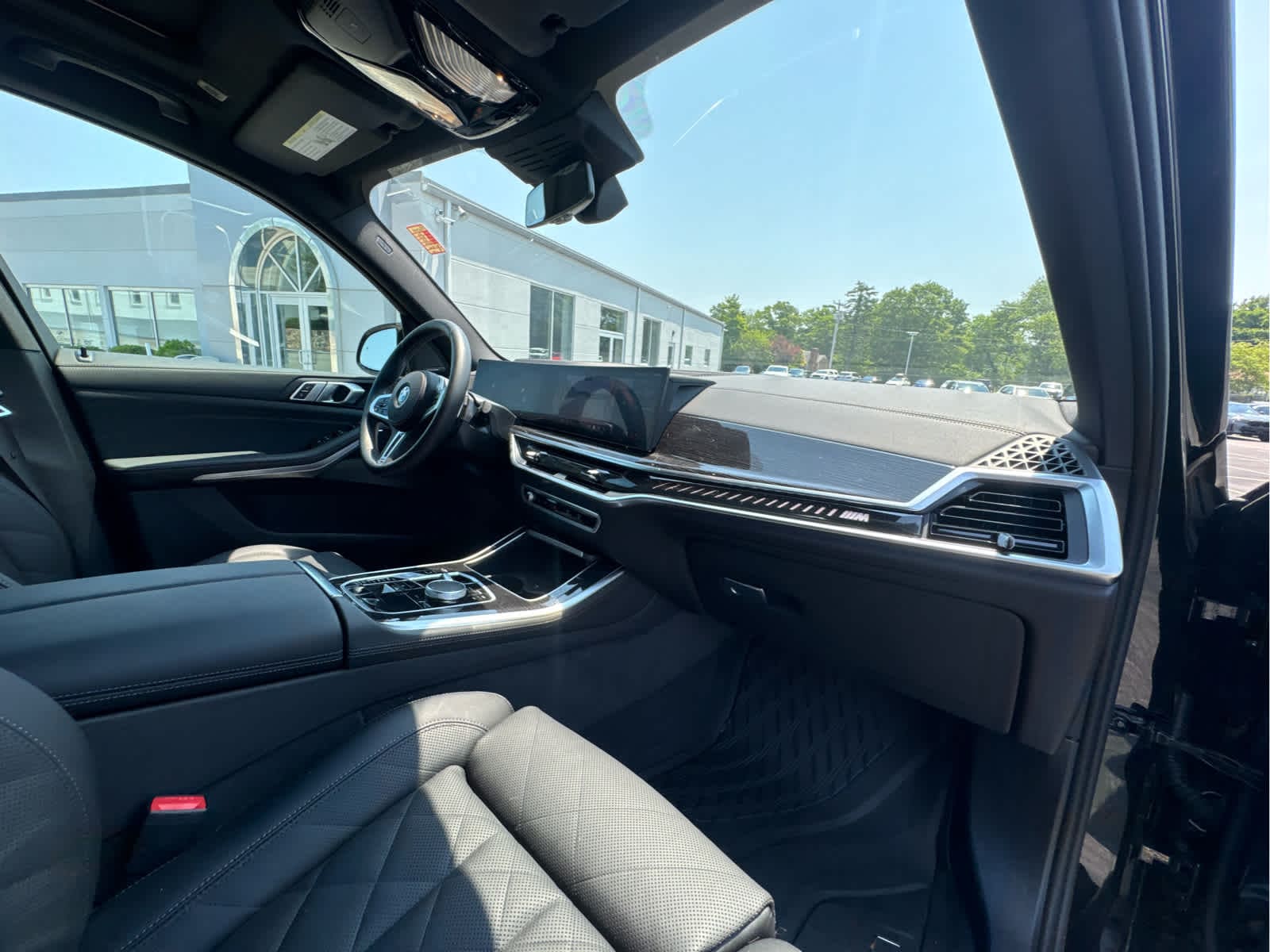 2026 BMW X5 M60i - Photo 26