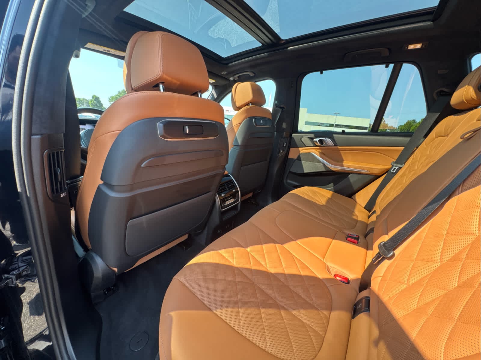 2026 BMW X5 M60i - Photo 23