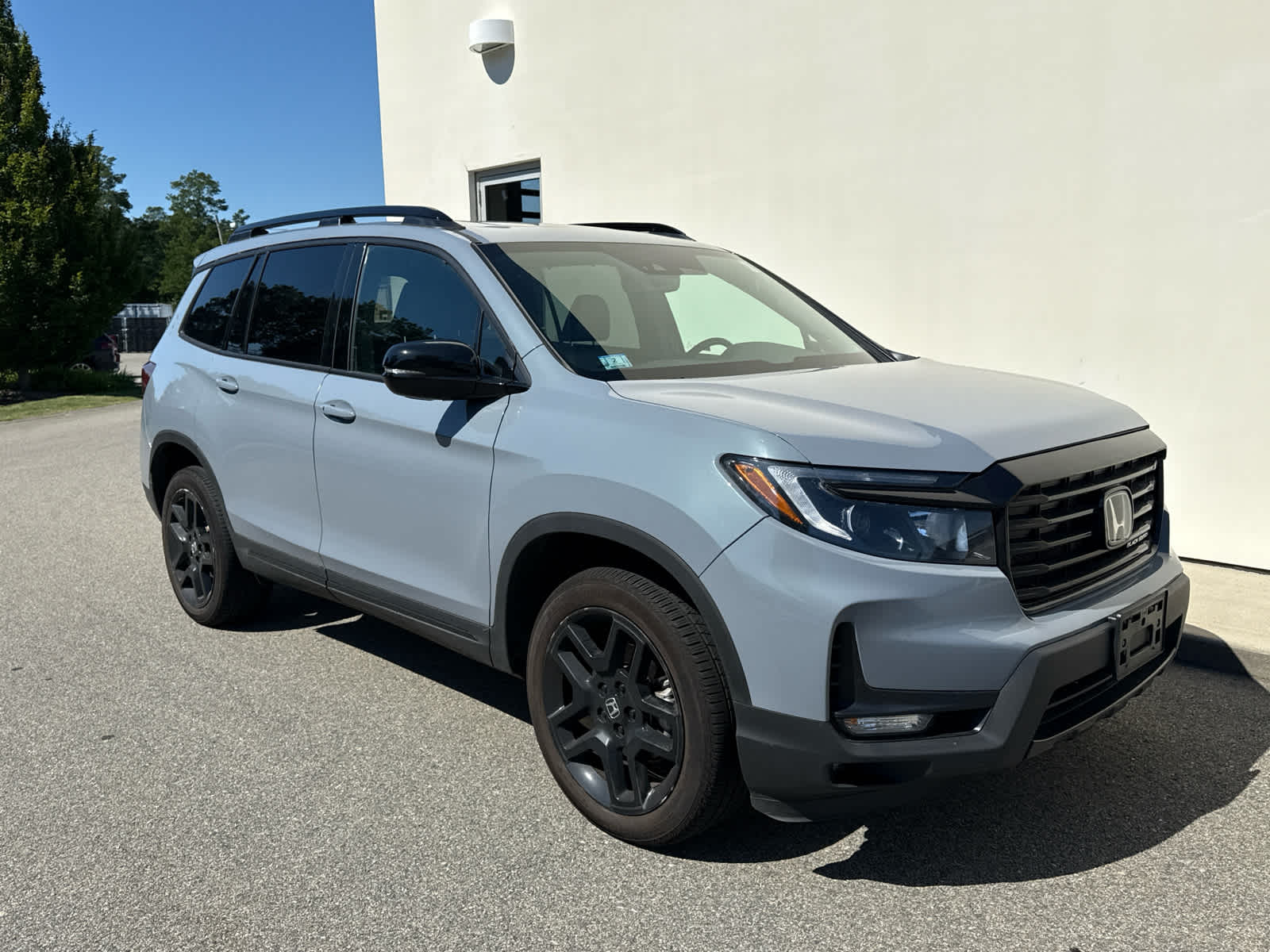 2024 Honda Passport Black Edition photo 2