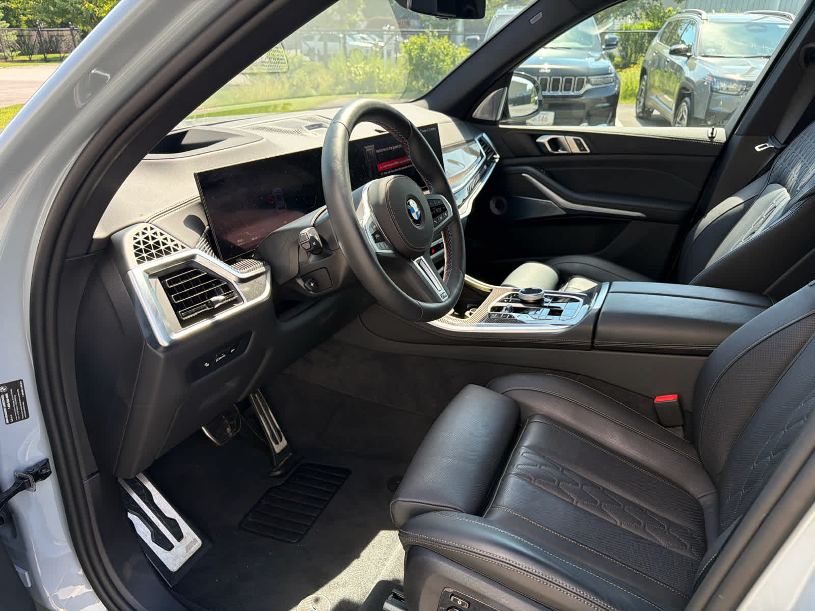2026 BMW X5 M60i - Photo 7