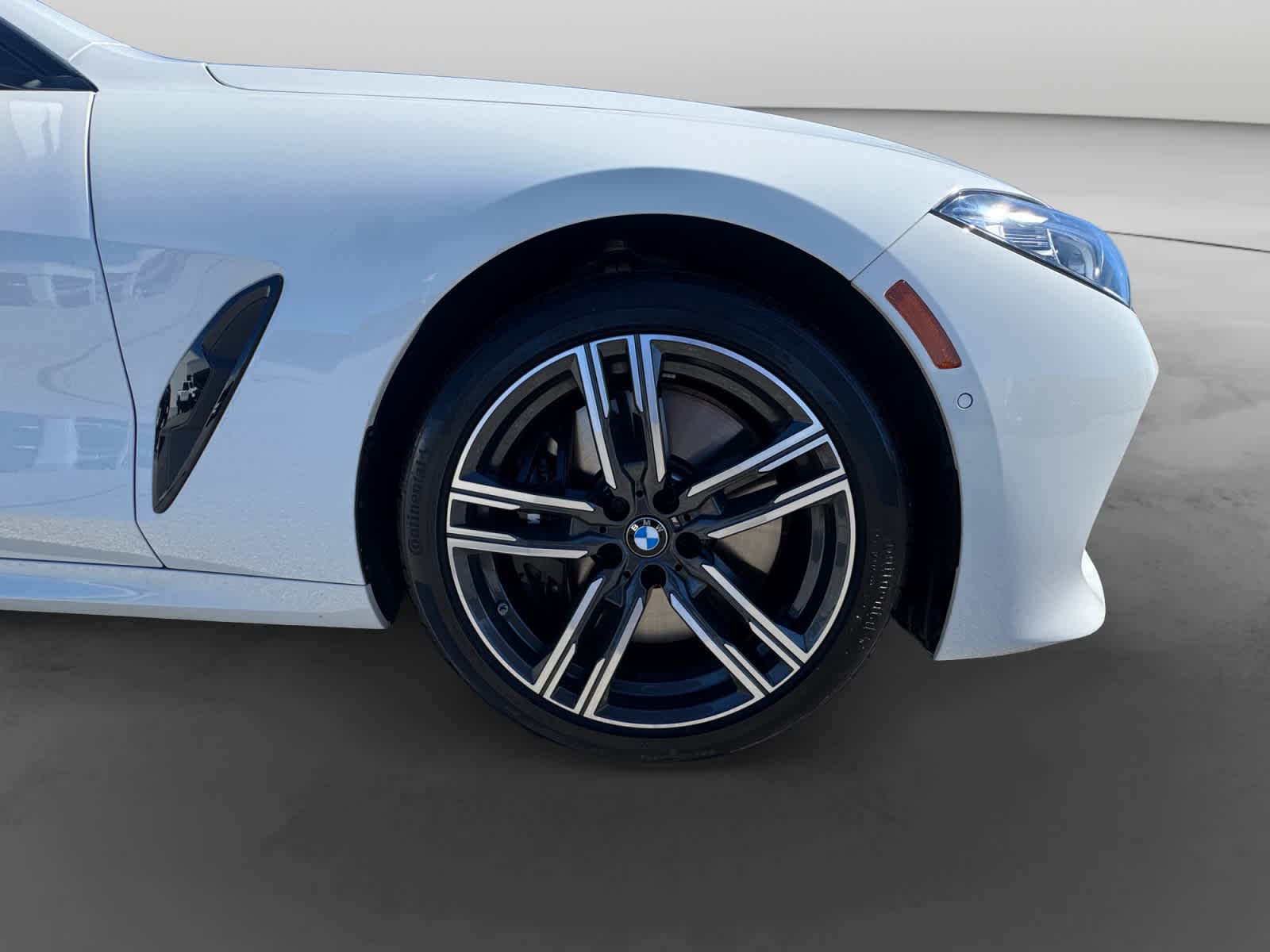 2026 BMW 8 Series 840i - Photo 9