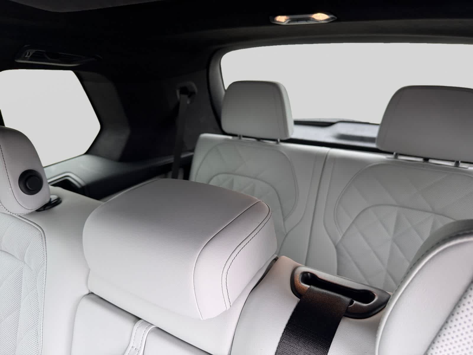 2026 BMW X7 40i - Photo 16