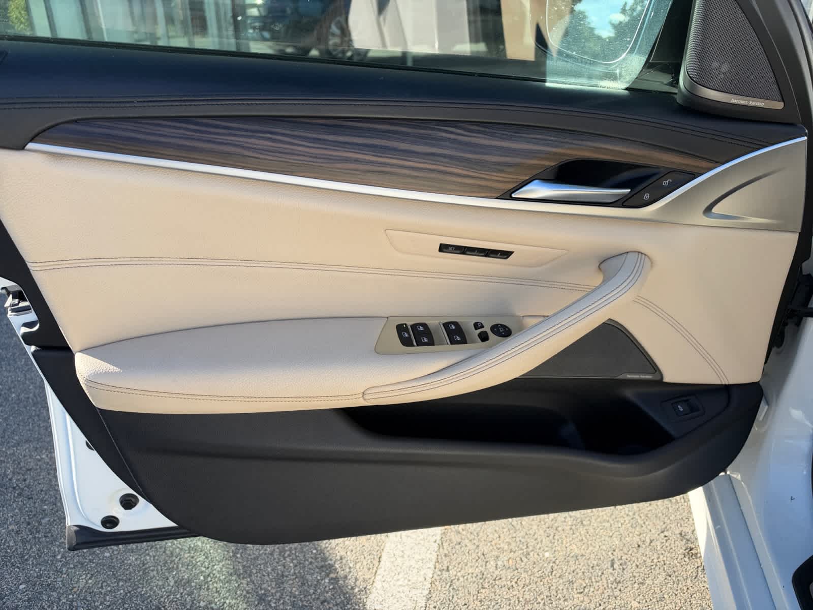 2020 BMW 5 Series M550i - Photo 13
