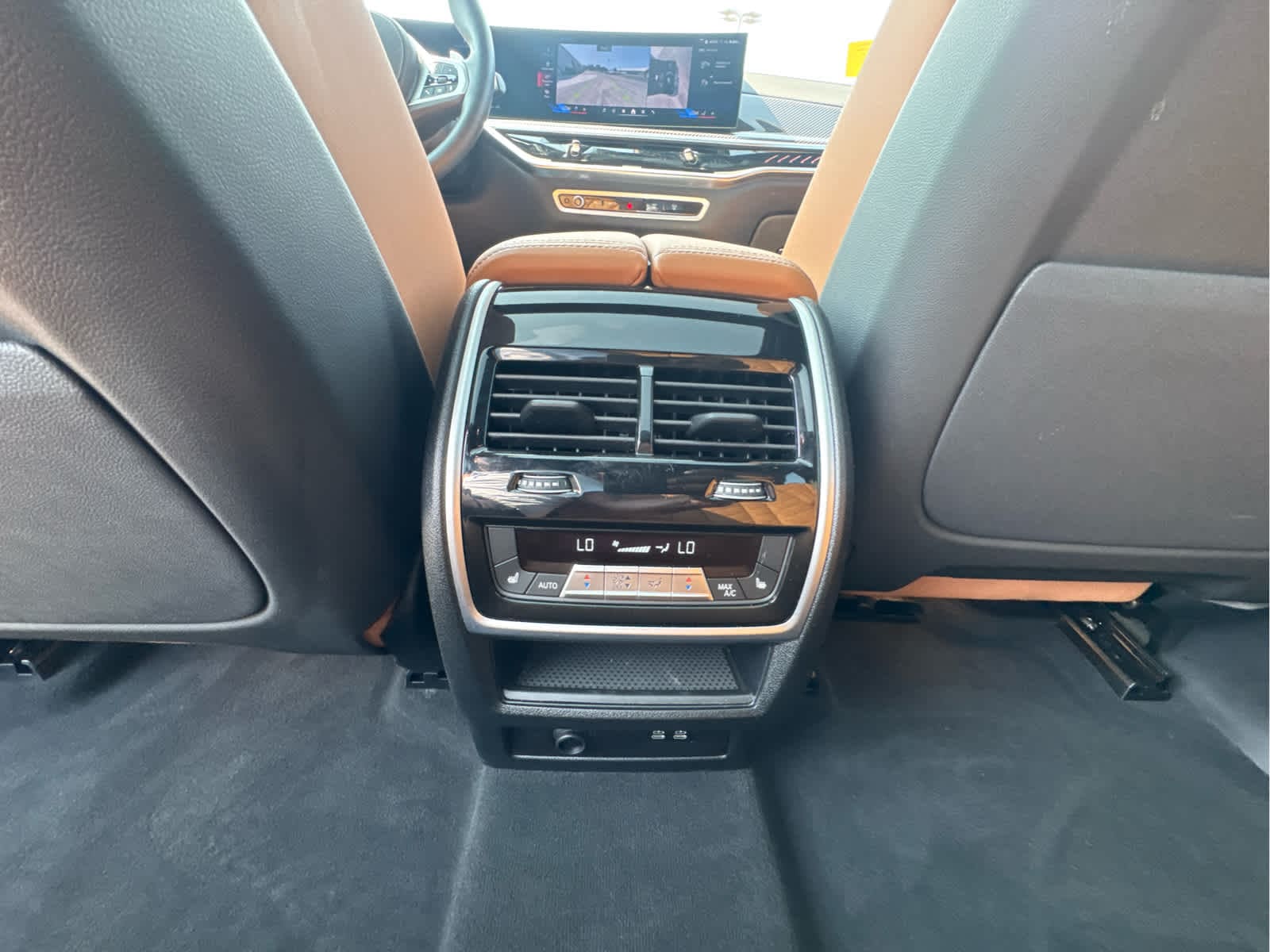 2026 BMW X5 M60i - Photo 21