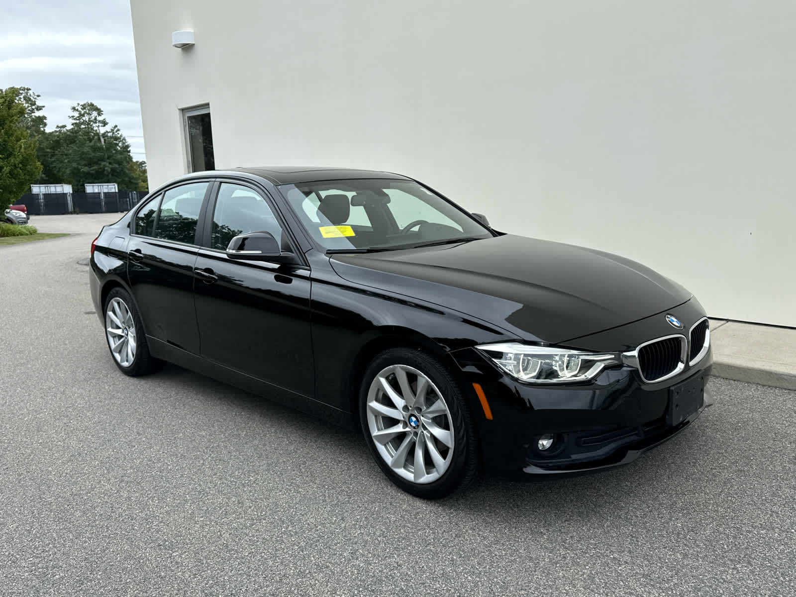 Used 2018 BMW 3 Series 320i with VIN WBA8E5G57JNU48028 for sale in Barnstable, MA