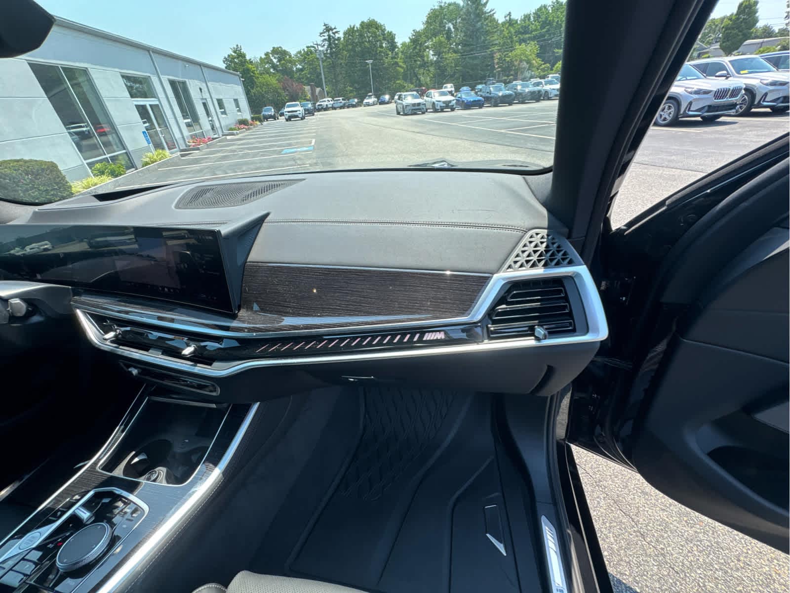2026 BMW X5 M60i - Photo 28