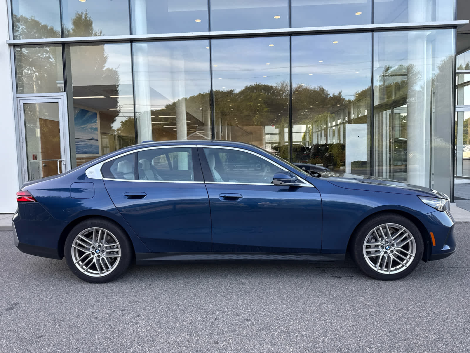 2025 Bmw 530i xDrive photo 3