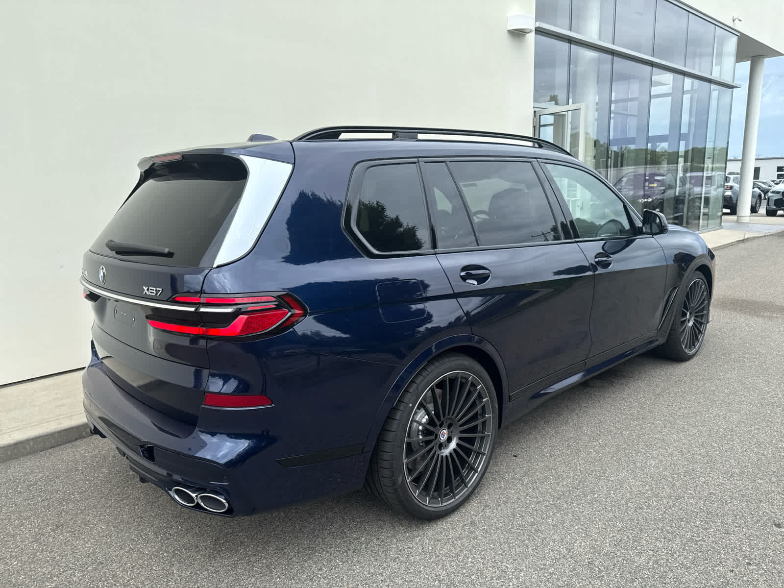 2026 BMW X7 ALPINA XB7 - Photo 12