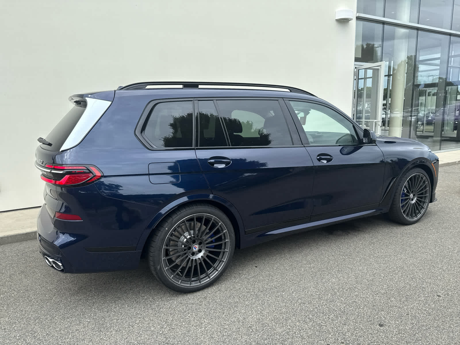 2026 BMW X7 ALPINA XB7 - Photo 11