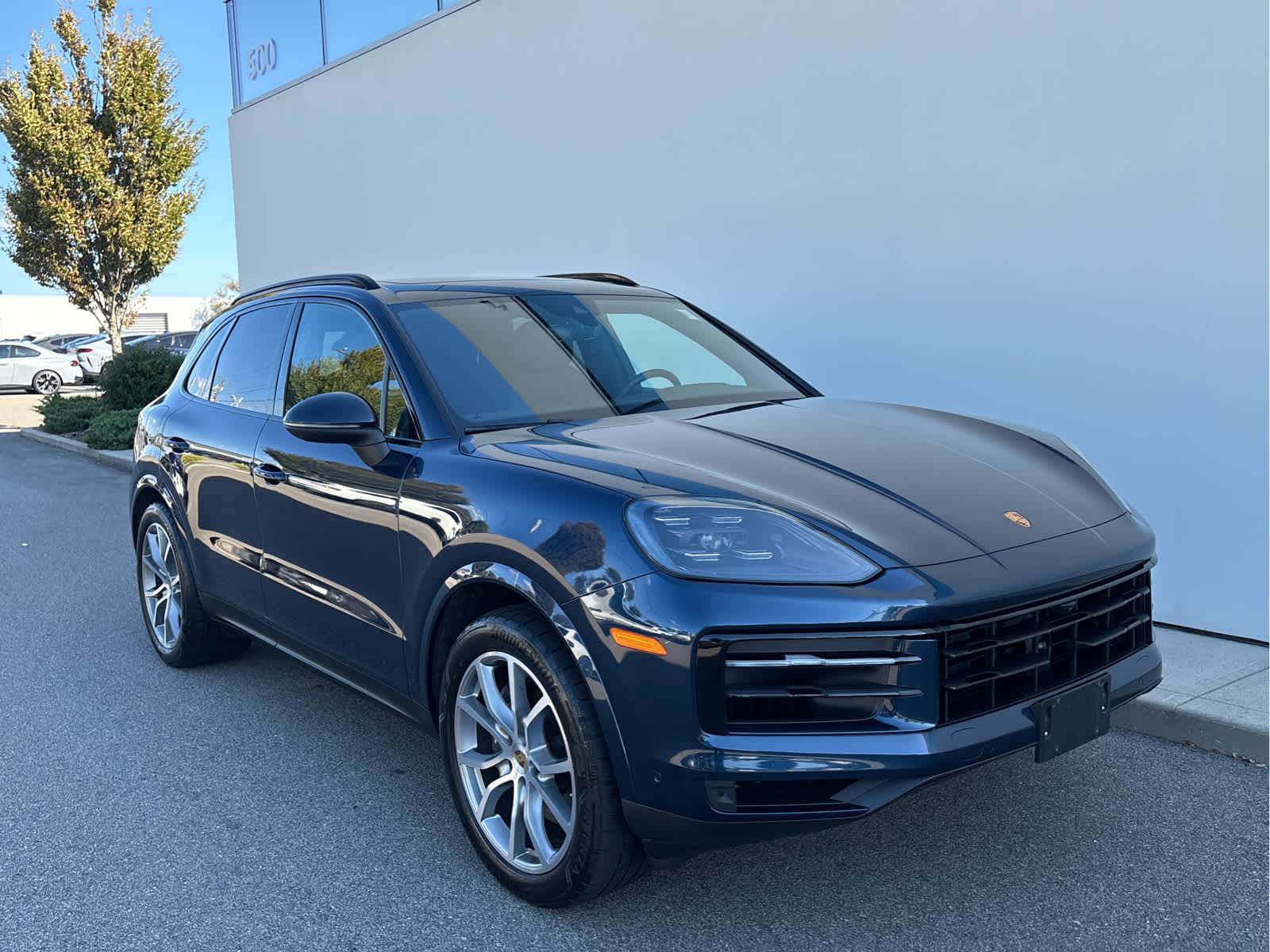 2024 Porsche Cayenne photo 2