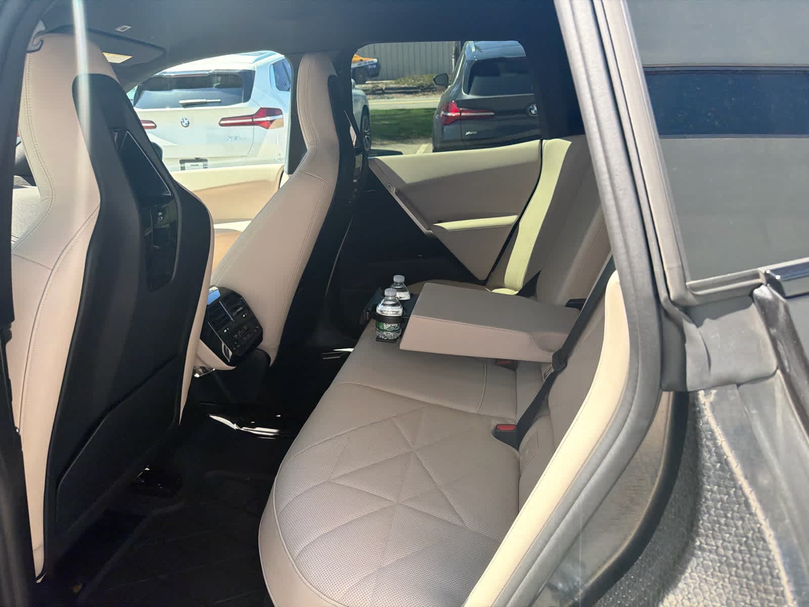 2026 BMW iX 45 - Photo 10