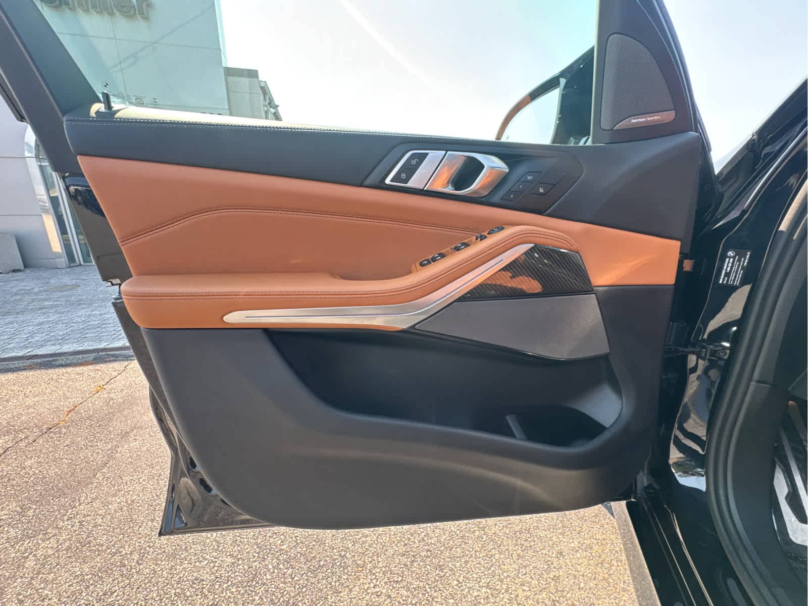 2026 BMW X5 M60i - Photo 13
