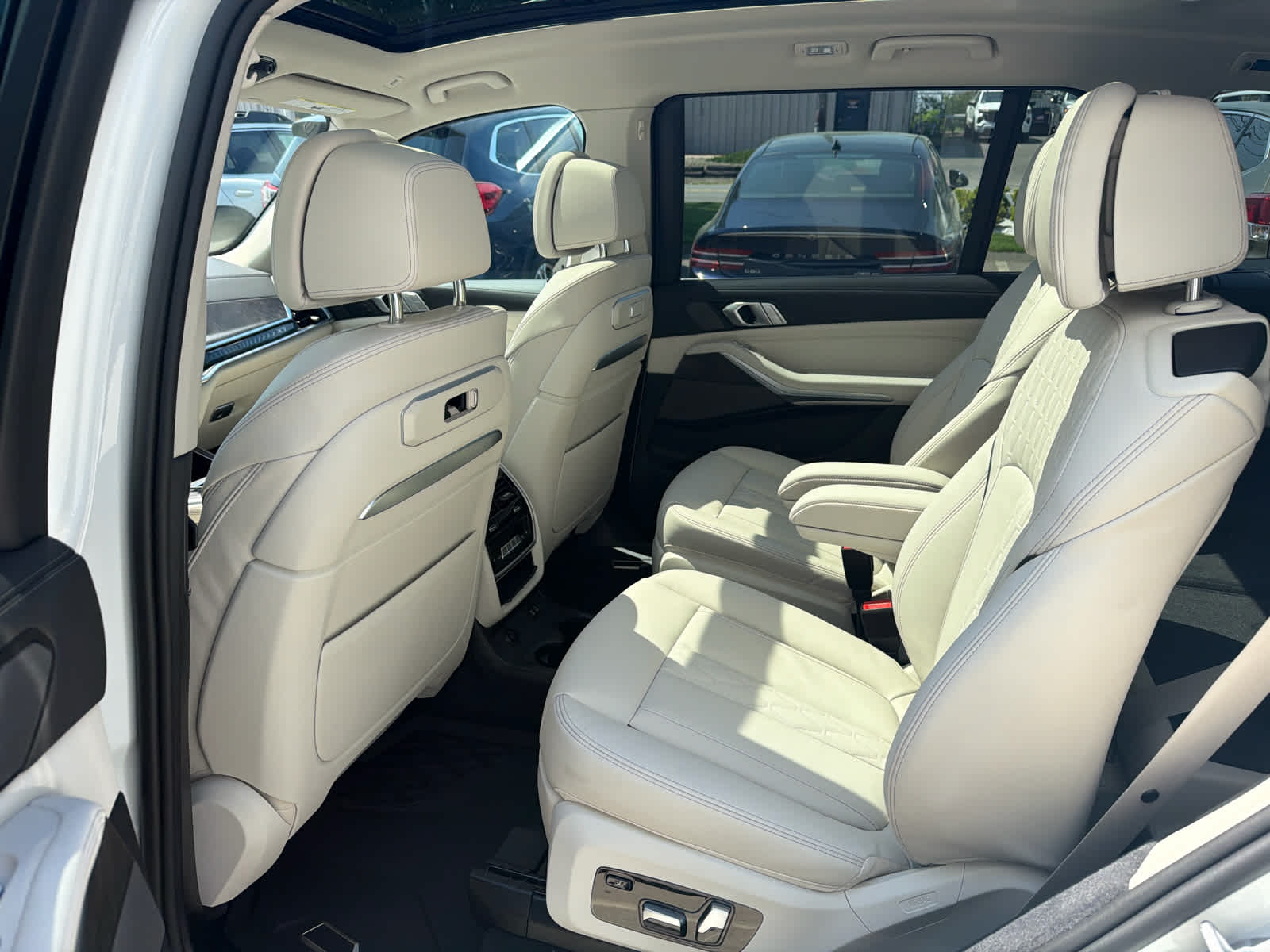 2026 BMW X7 40i - Photo 9