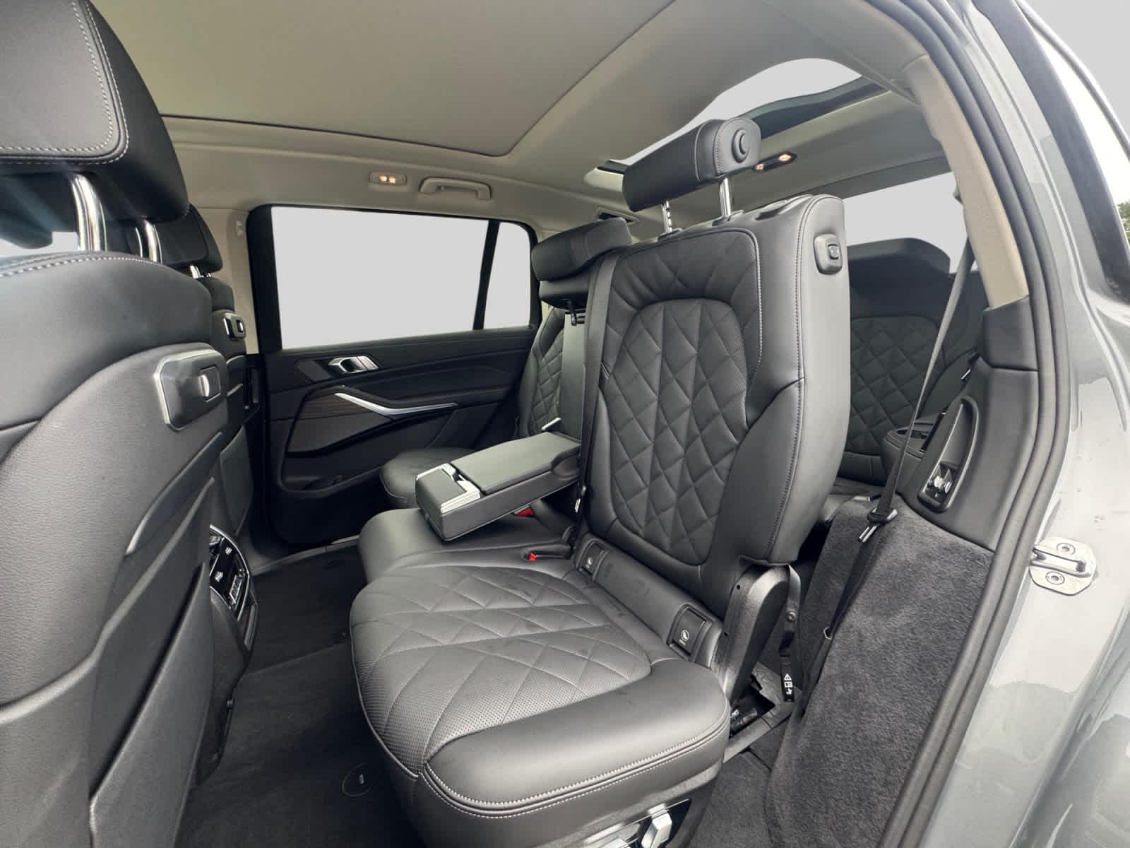 2026 BMW X7 40i - Photo 18