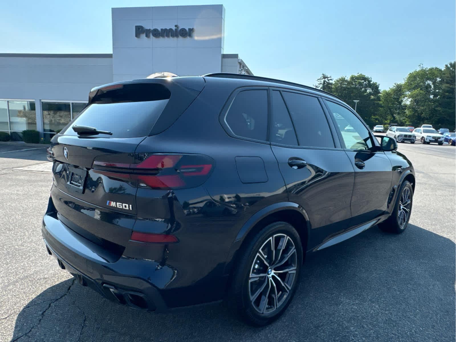 2026 BMW X5 M60i - Photo 8