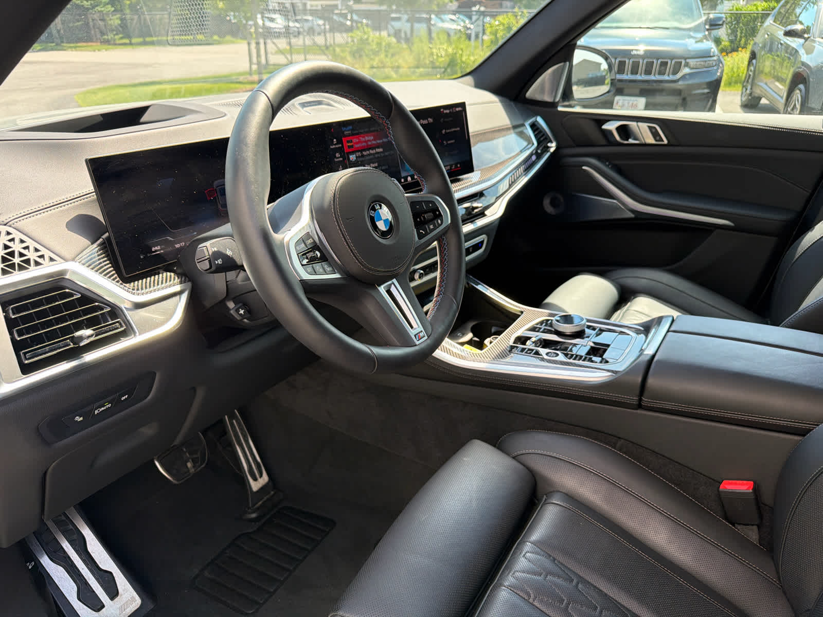 2026 BMW X5 M60i - Photo 14
